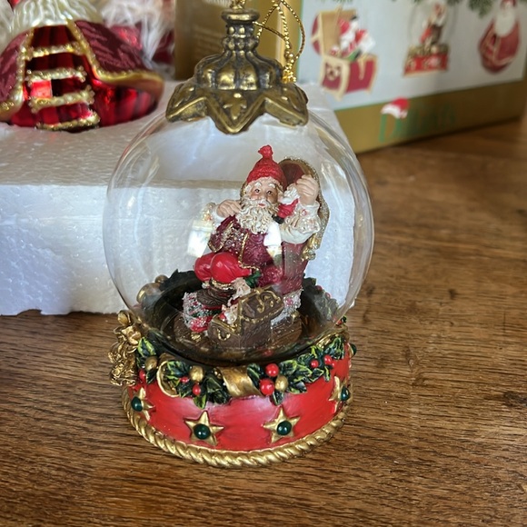 Dillard’s Trim a Tree Collection - Picture 3 of 9